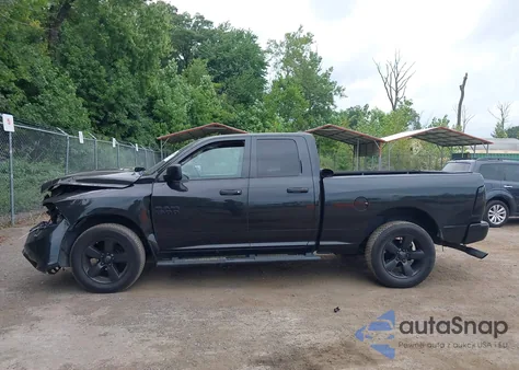 2017 Ram 1500 Express 4X4 6'4 Box z USA, uszkodzony, nr VIN 1C6RR7FG5HS580086